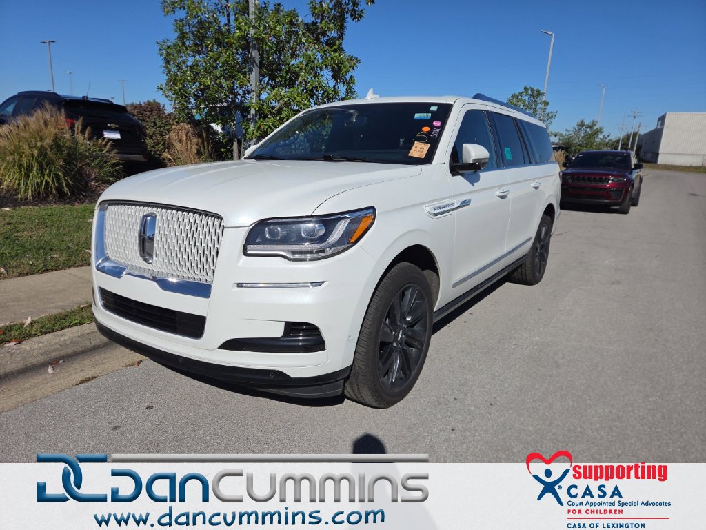 Used 2024 Lincoln Navigator L Reserve AWD/4WD image 1