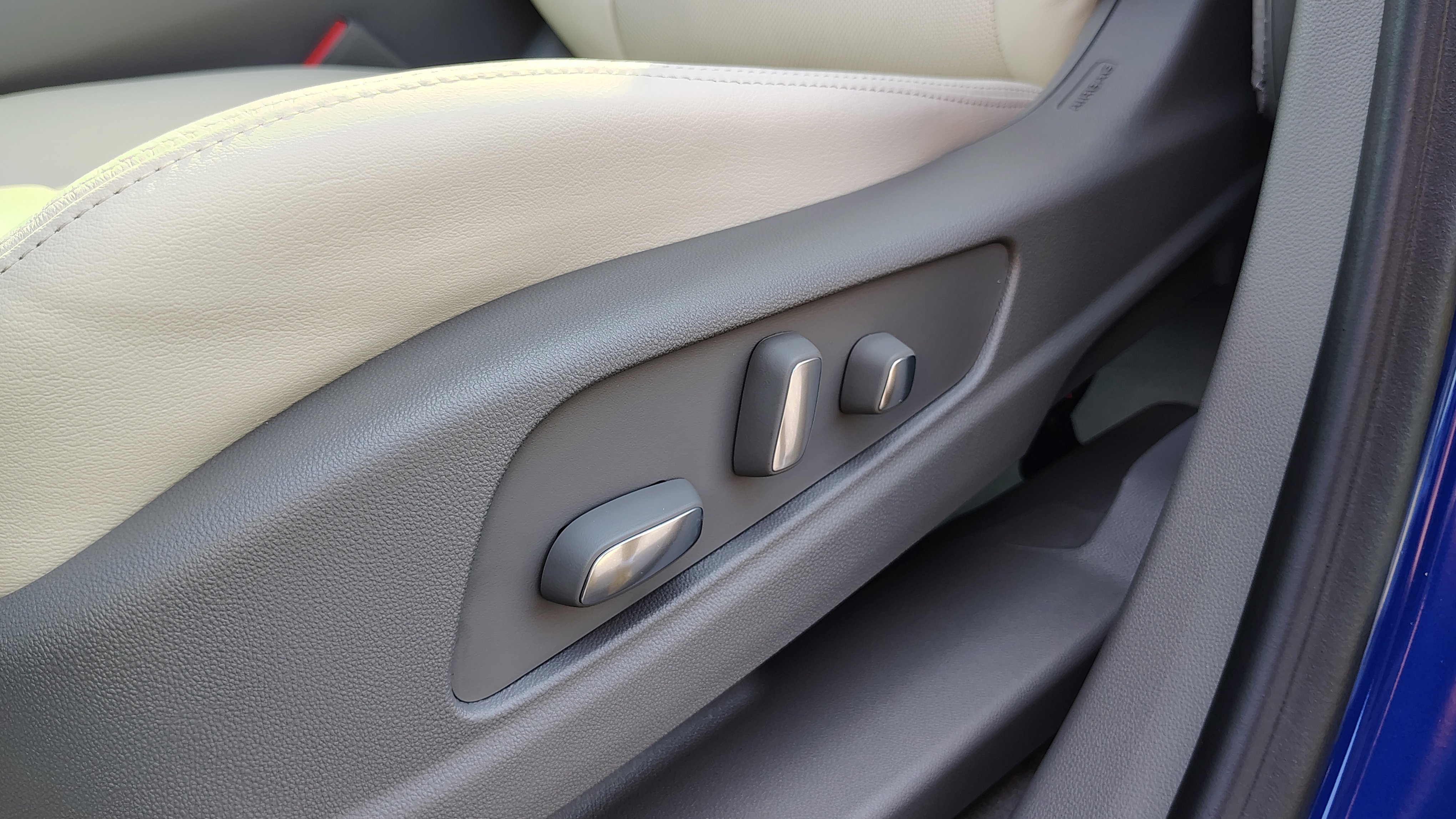 New 2025 Cadillac XT5 Premium Luxury w/ Technology Package image 18