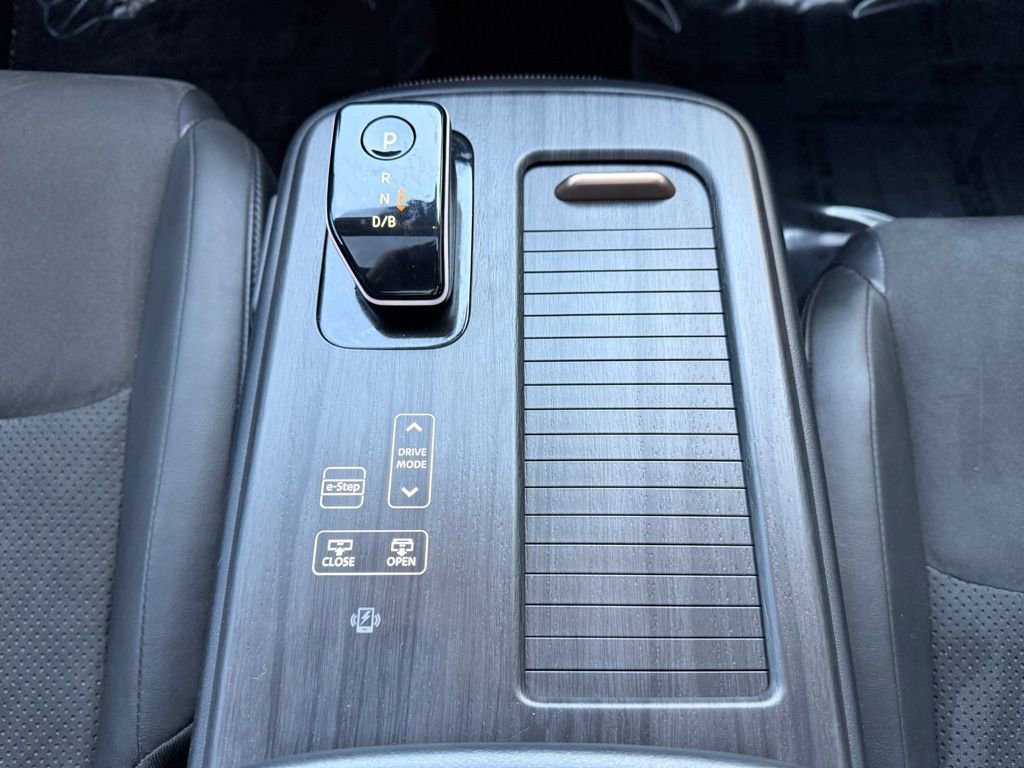 Used 2023 Nissan Ariya FWD image 24