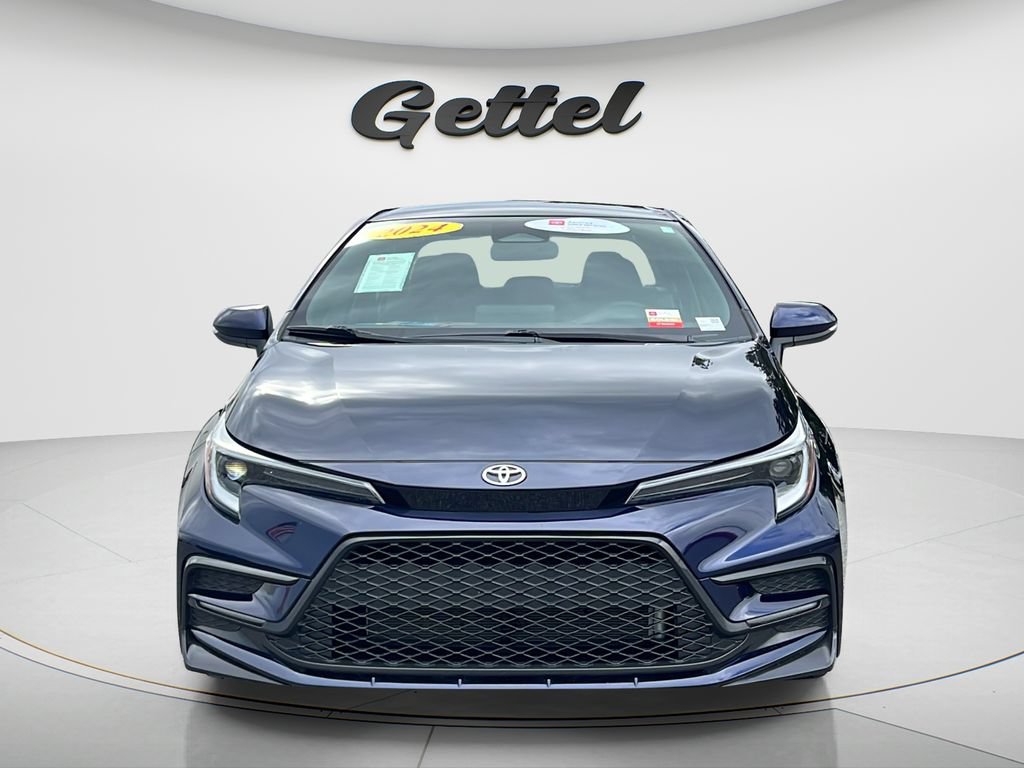 Used 2024 Toyota Corolla SE FWD image 2