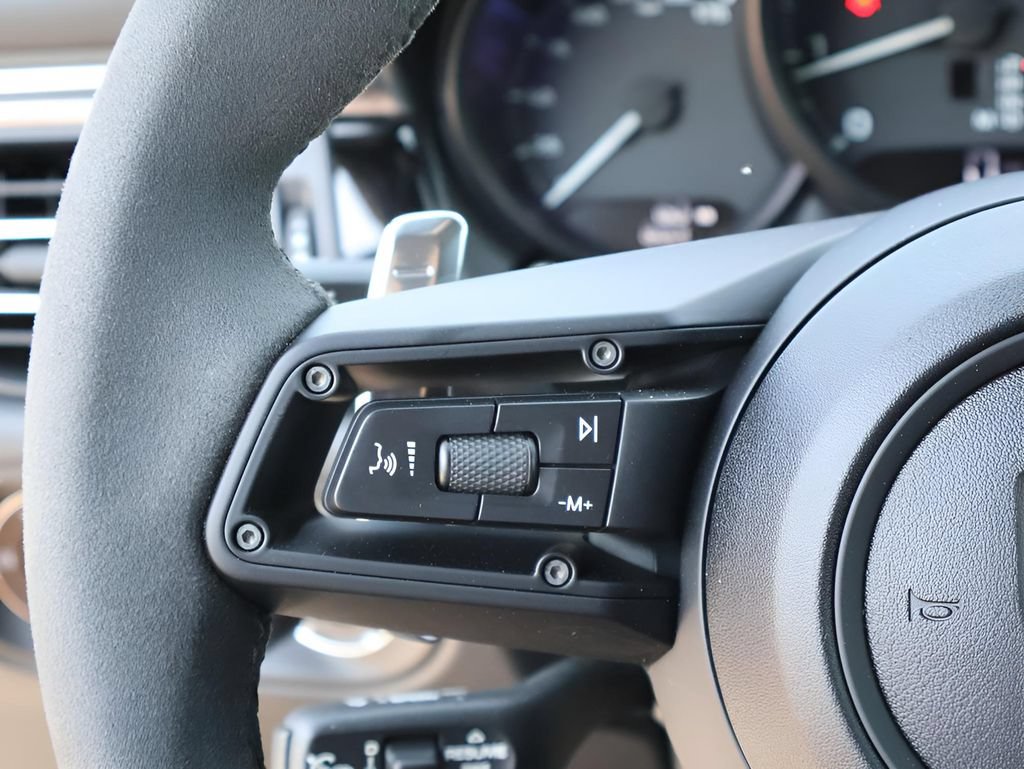 Certified 2025 Porsche Macan Turbo AWD/4WD image 28