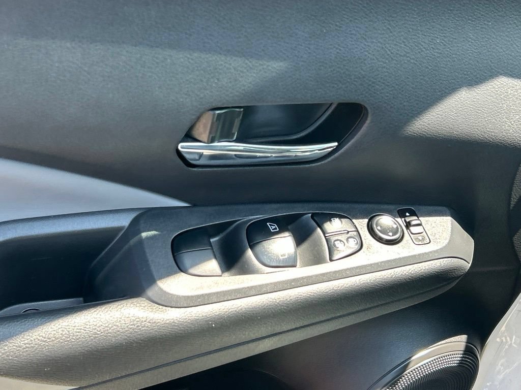 Certified 2024 Nissan Kicks SR w/ SR Premium Package FWD image 19