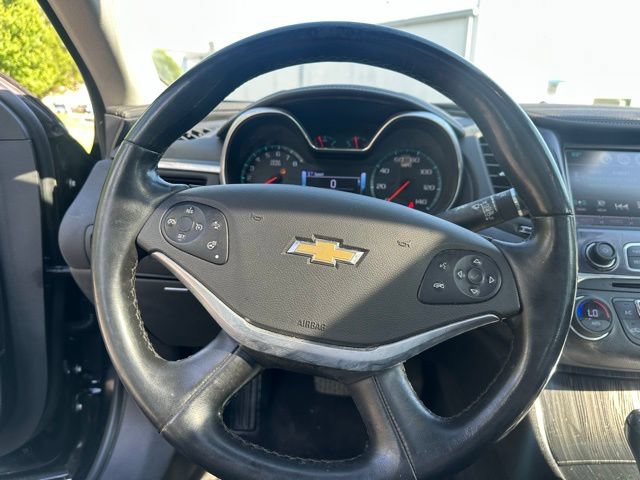 Used 2017 Chevrolet Impala Premier w/ Enhanced Convenience Package FWD image 11