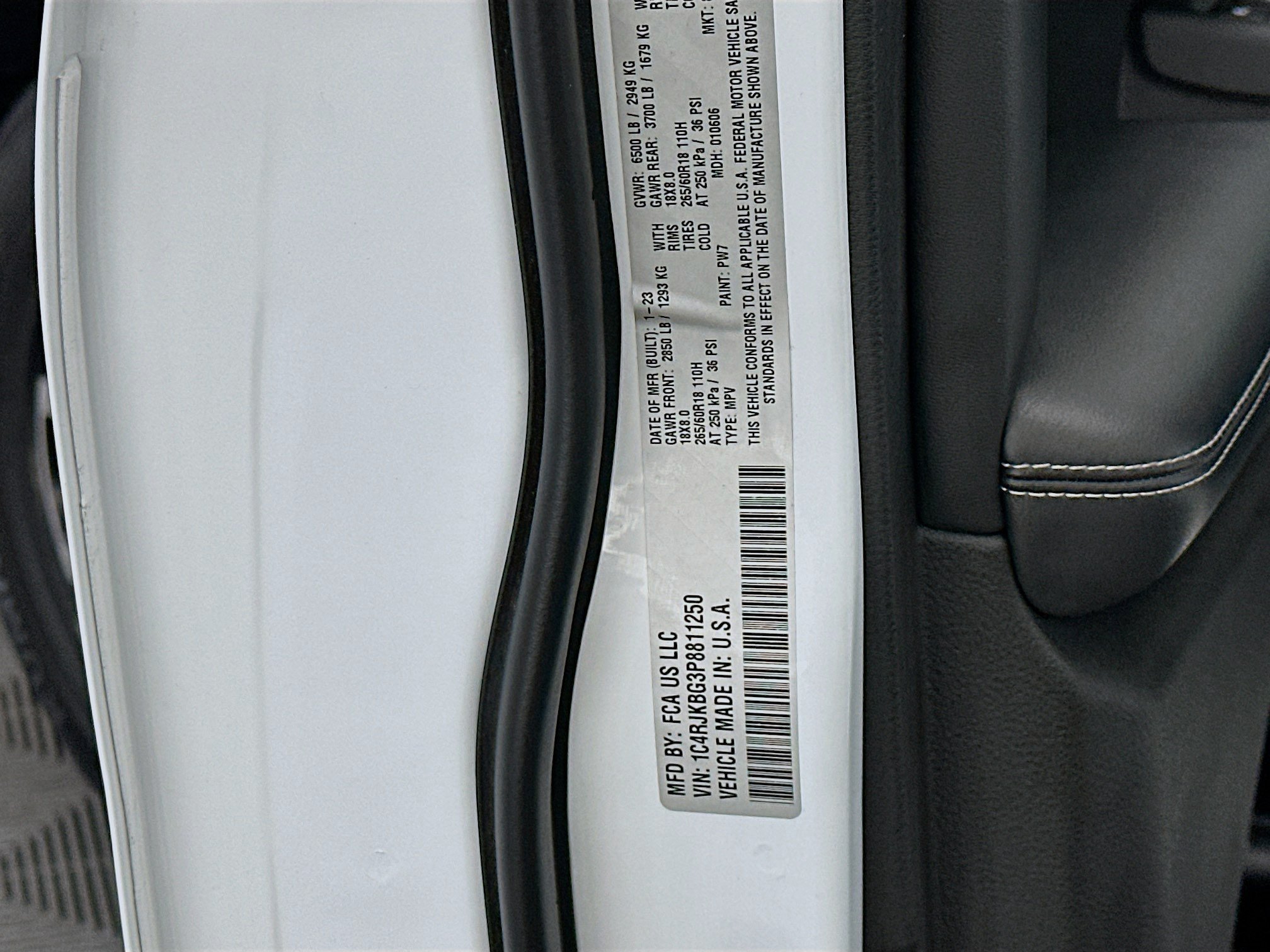 Used 2023 Jeep Grand Cherokee L Limited AWD/4WD image 12