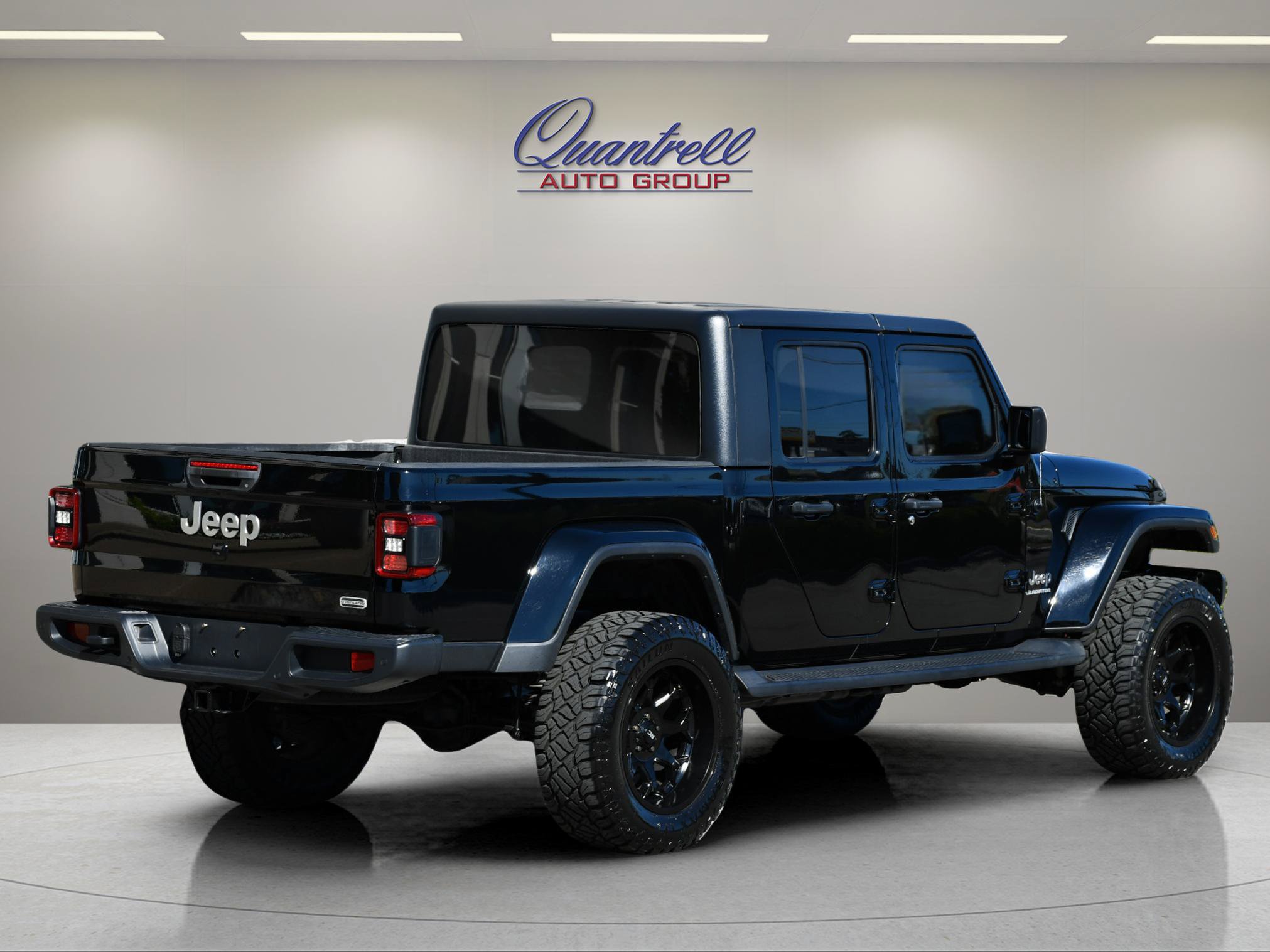 Used 2021 Jeep Gladiator Overland w/ Popular Equipment Package AWD/4WD image 4