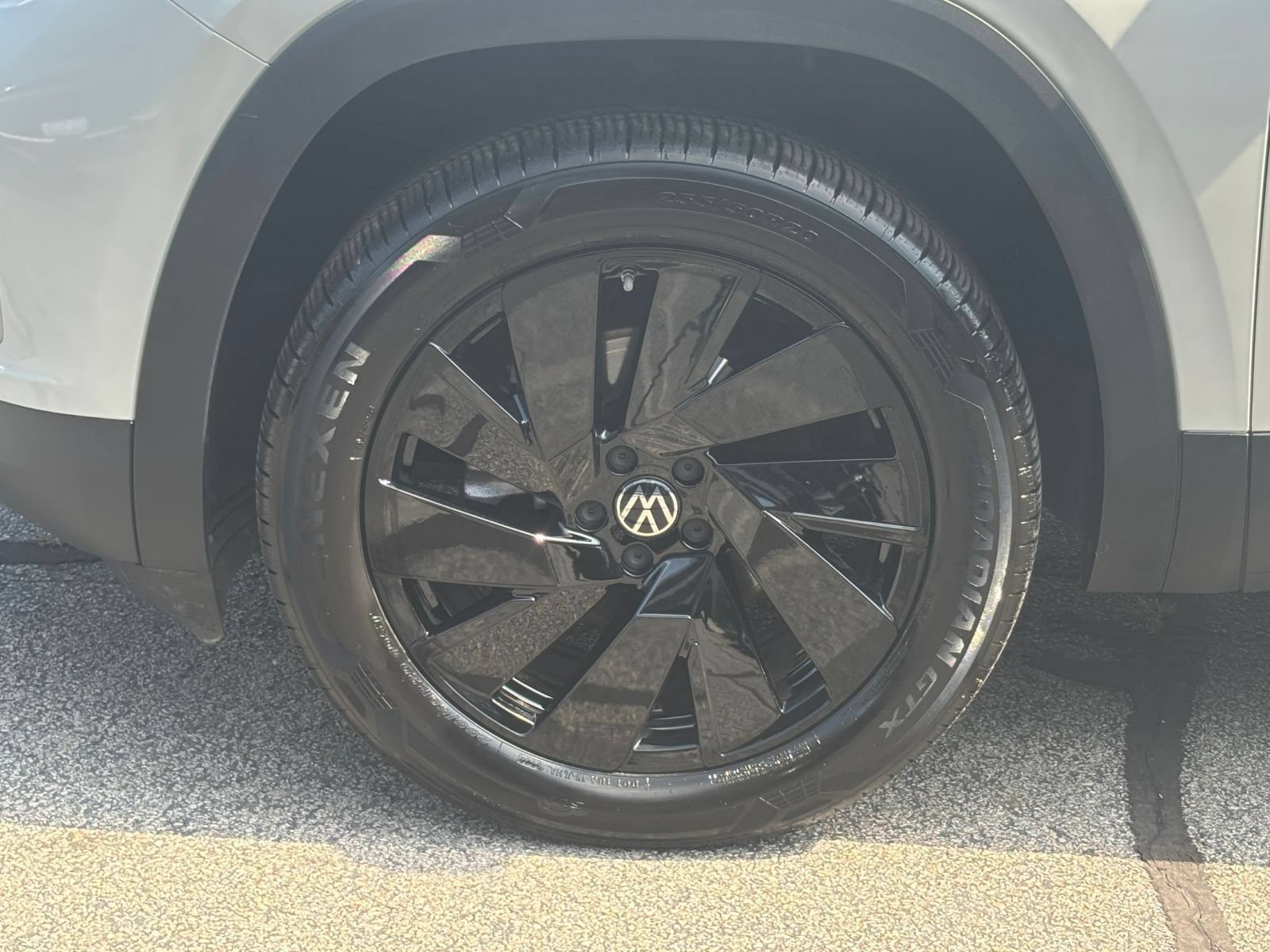 Used 2026 Volkswagen Atlas SE FWD image 28