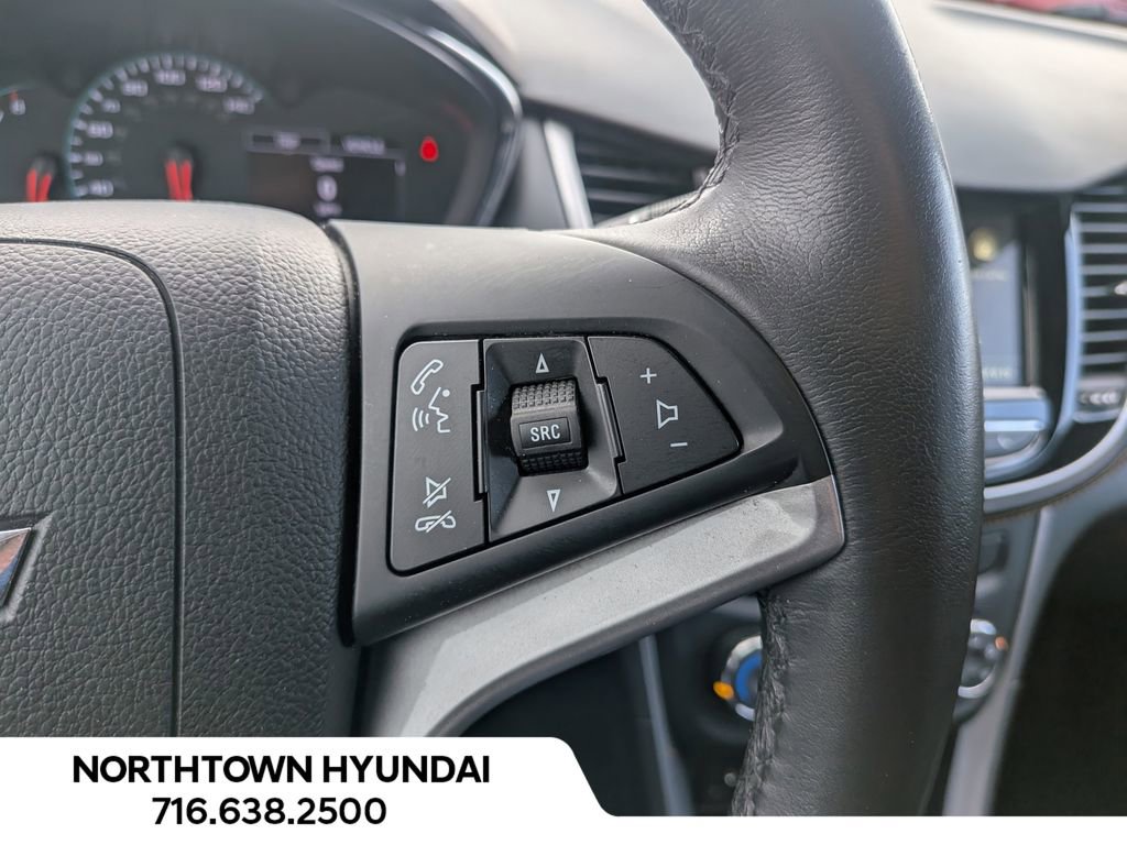 Used 2019 Chevrolet Trax LT w/ LT Convenience Package AWD/4WD image 24