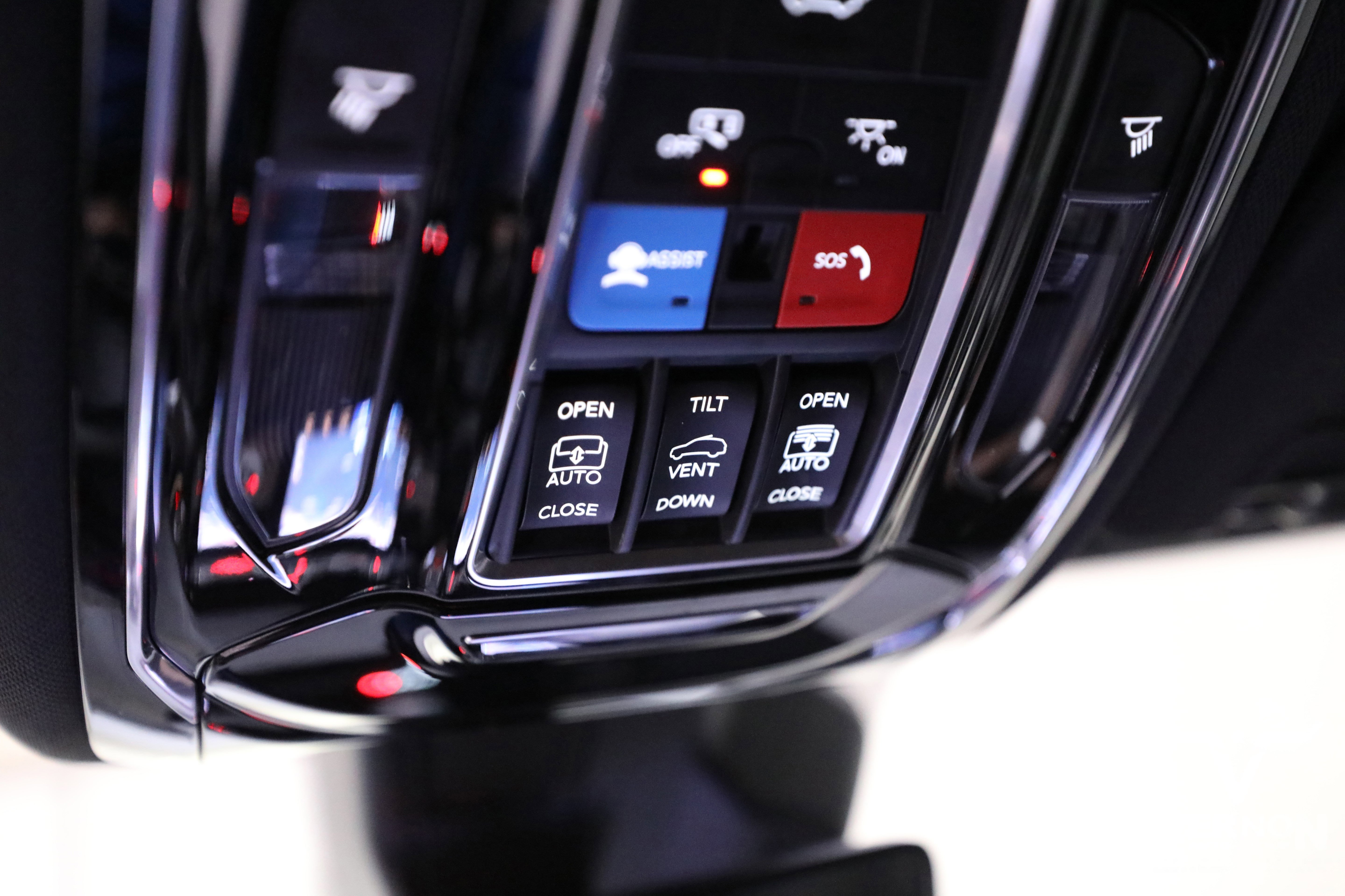 Used 2022 Jeep Grand Cherokee L Summit w/ Luxury Tech Group V image 31