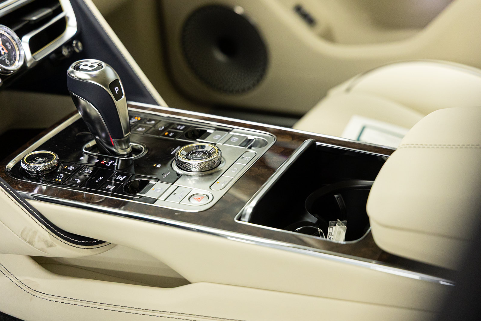 New 2026 Bentley Flying Spur Plug-In Hybrid AWD/4WD image 36