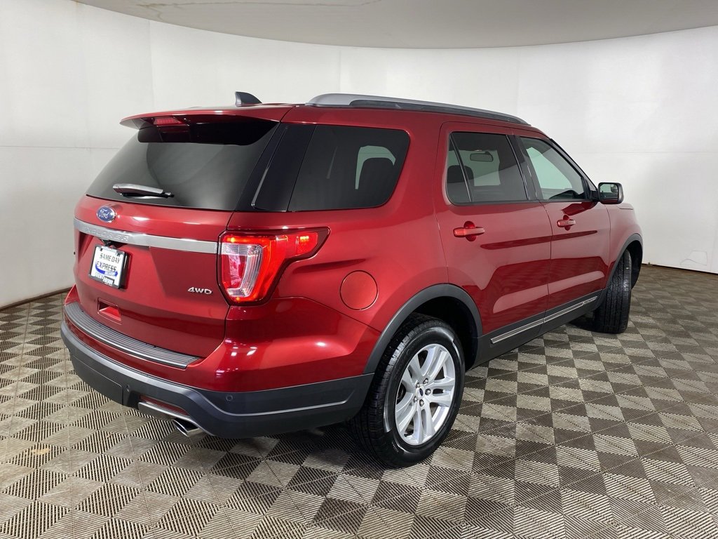 Used 2018 Ford Explorer XLT image 22