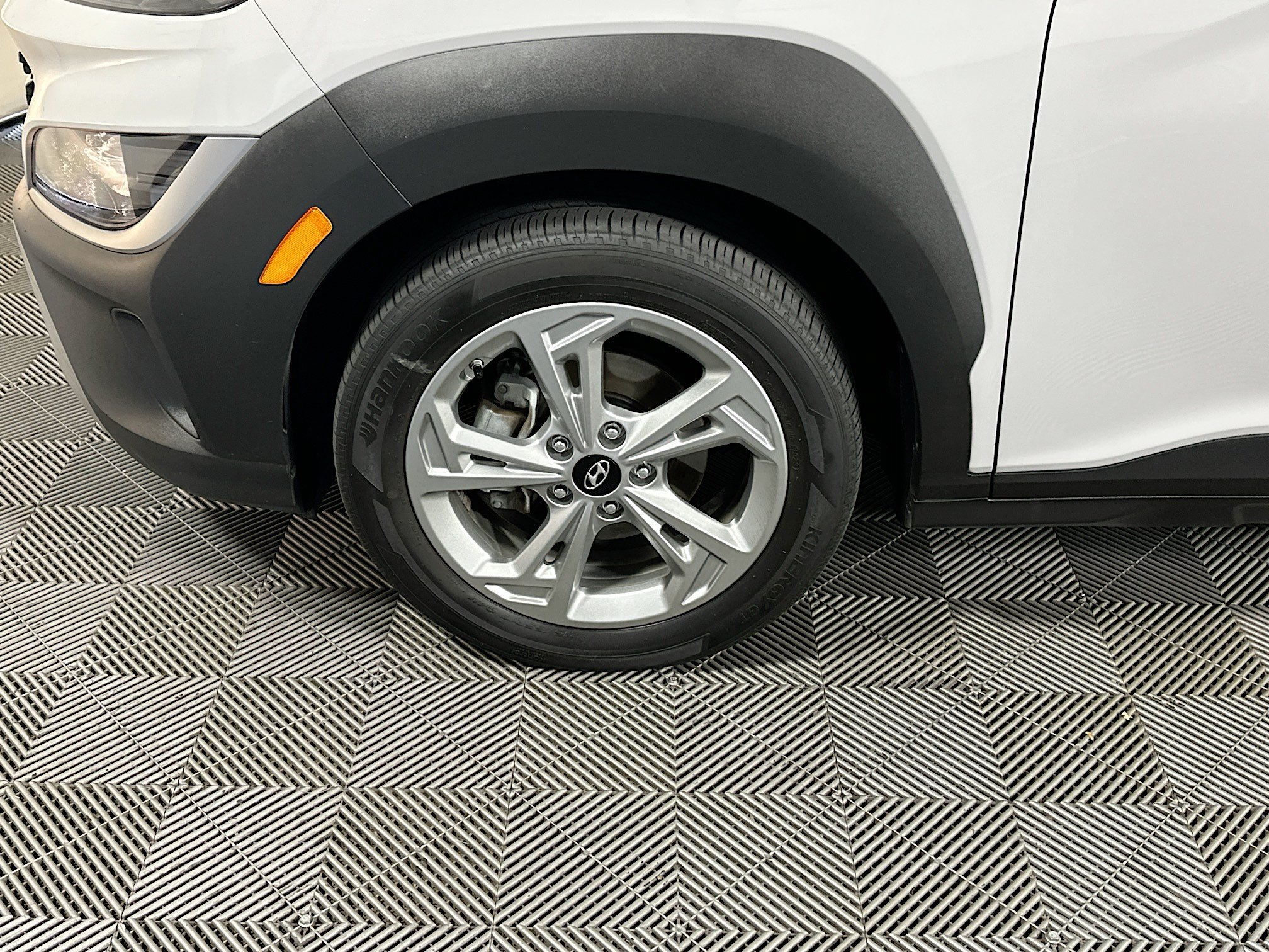 Used 2023 Hyundai Kona SEL FWD image 11