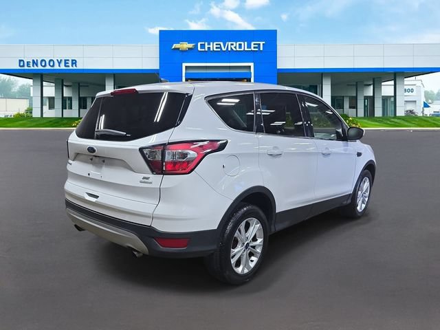 Used 2017 Ford Escape SE FWD image 7
