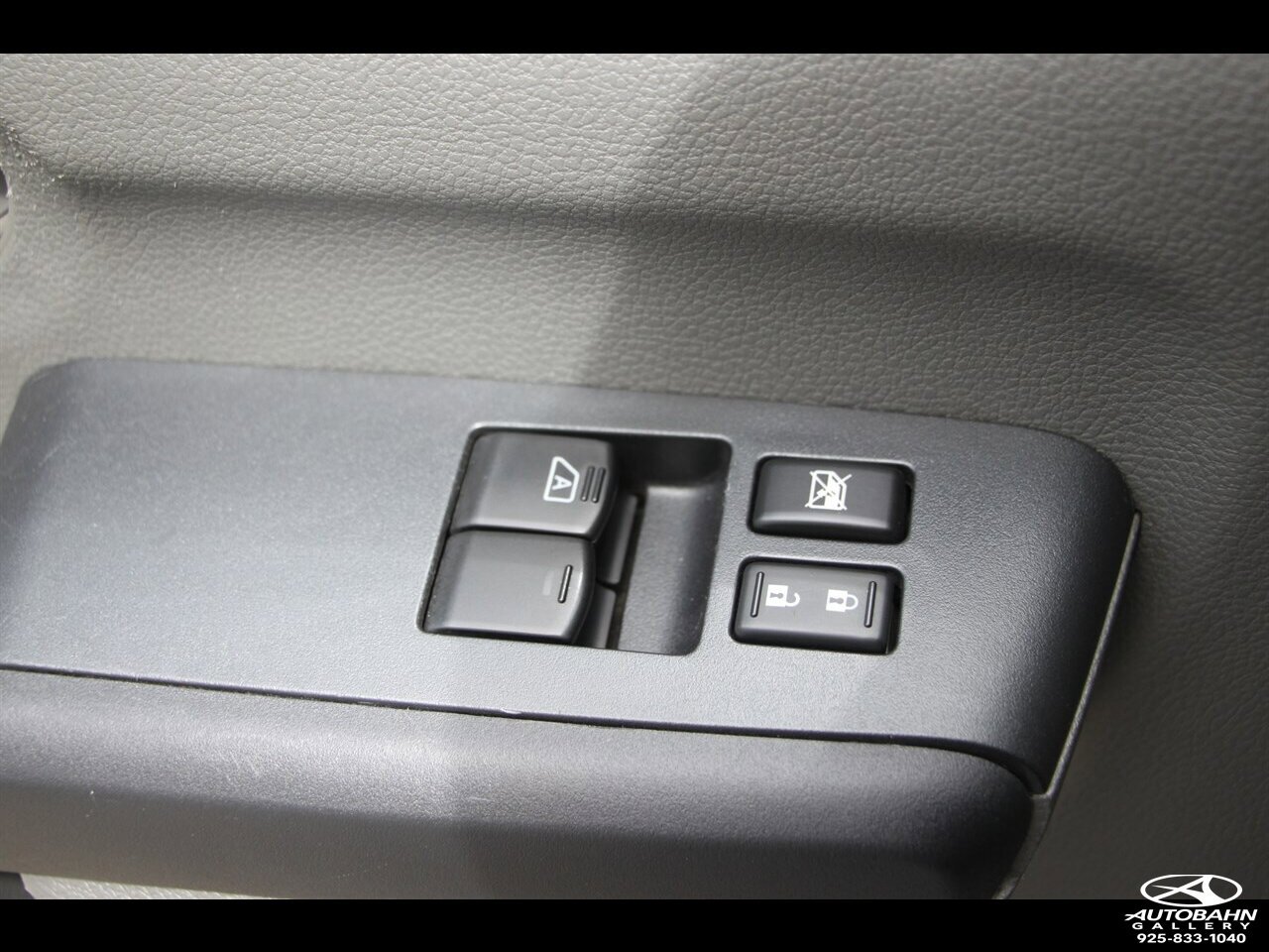 Used 2020 Nissan NV 2500 S RWD image 13