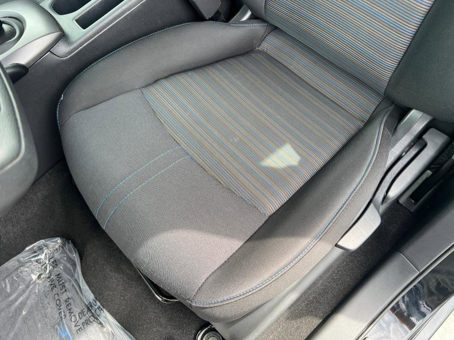 Used 2025 Nissan Leaf S image 19