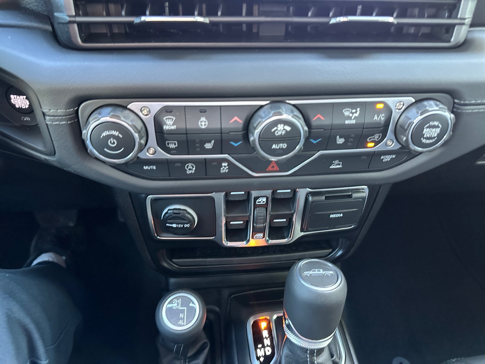 New 2026 Jeep Gladiator Sport AWD/4WD image 20