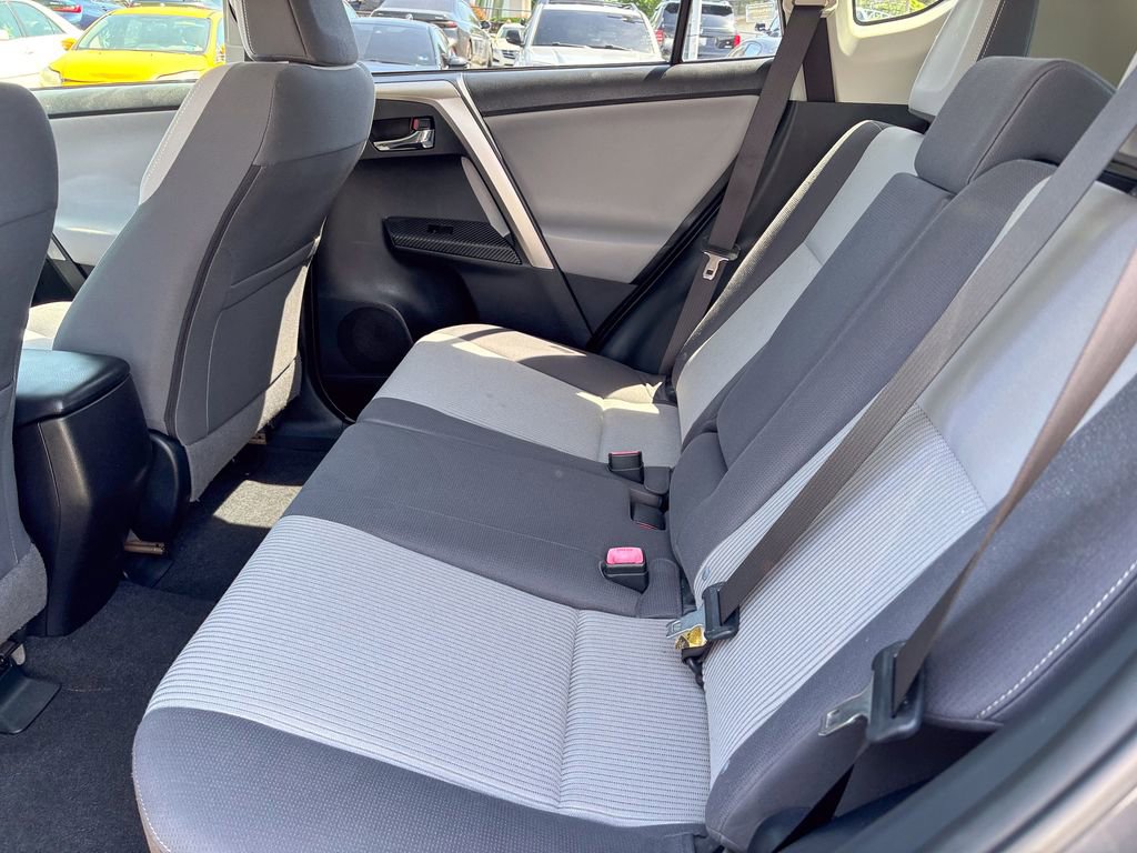 Used 2015 Toyota RAV4 XLE AWD/4WD image 40