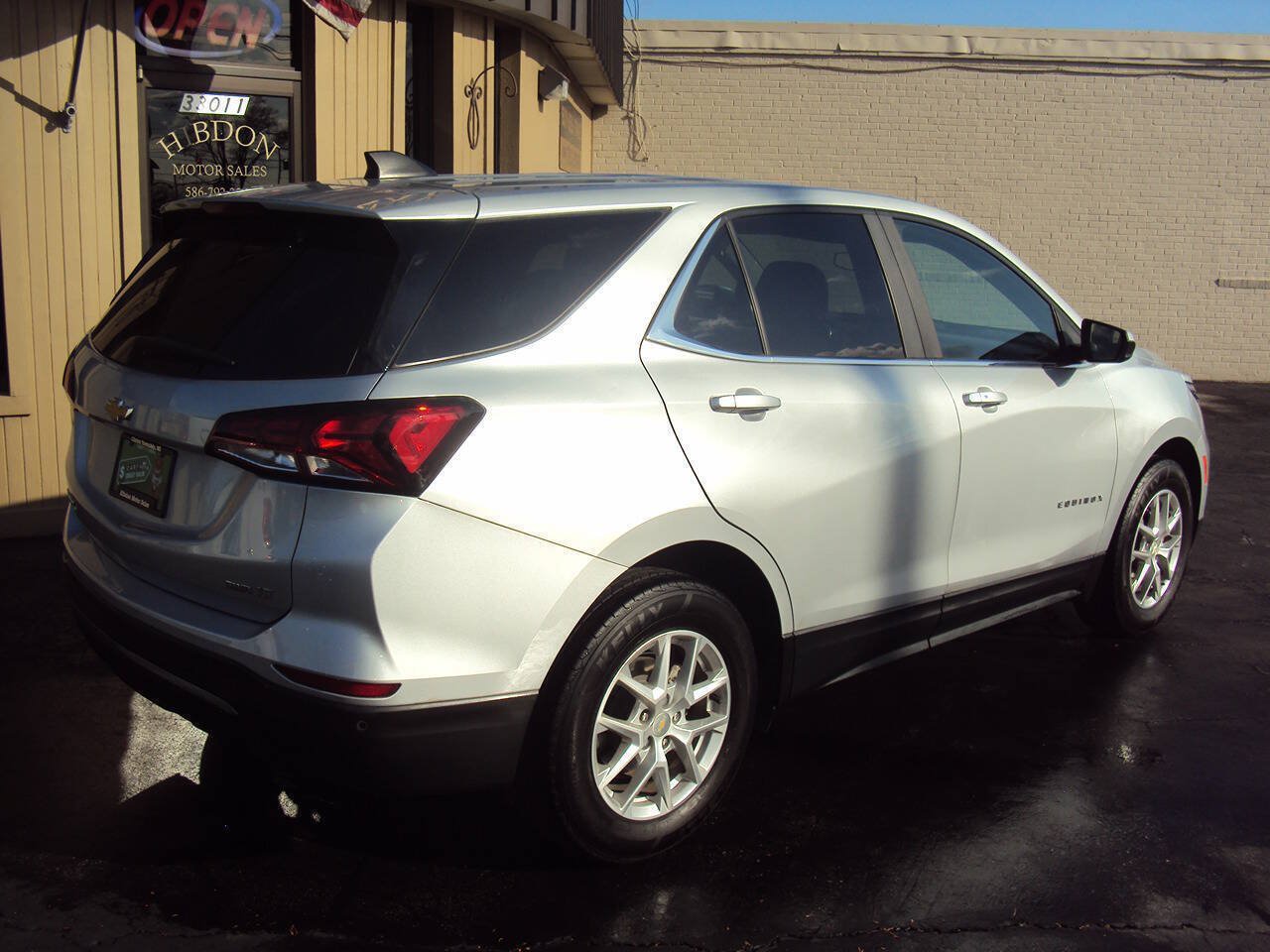 Used 2022 Chevrolet Equinox LT w/ Driver Convenience Package AWD/4WD image 5