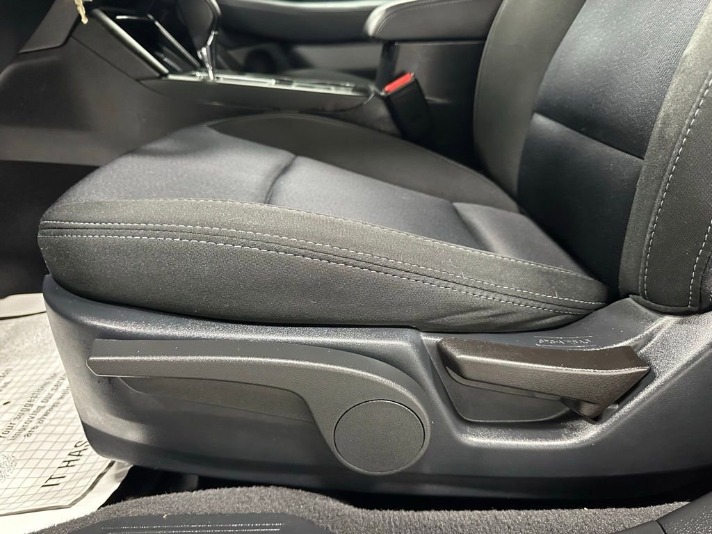 Used 2017 Subaru Legacy 2.5i AWD/4WD image 12