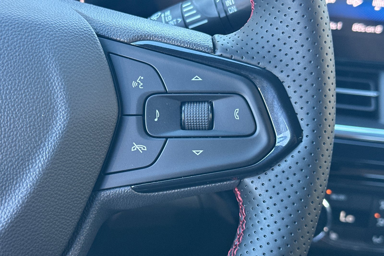 New 2026 Chevrolet Trax RS w/ Driver Confidence Package FWD image 27