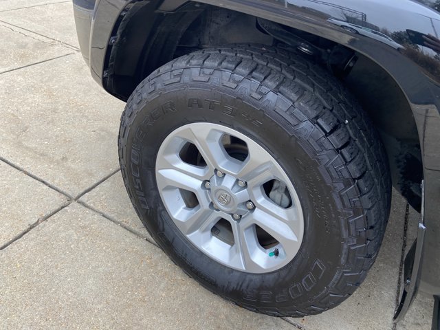 Used 2022 Toyota 4Runner SR5 Premium image 24