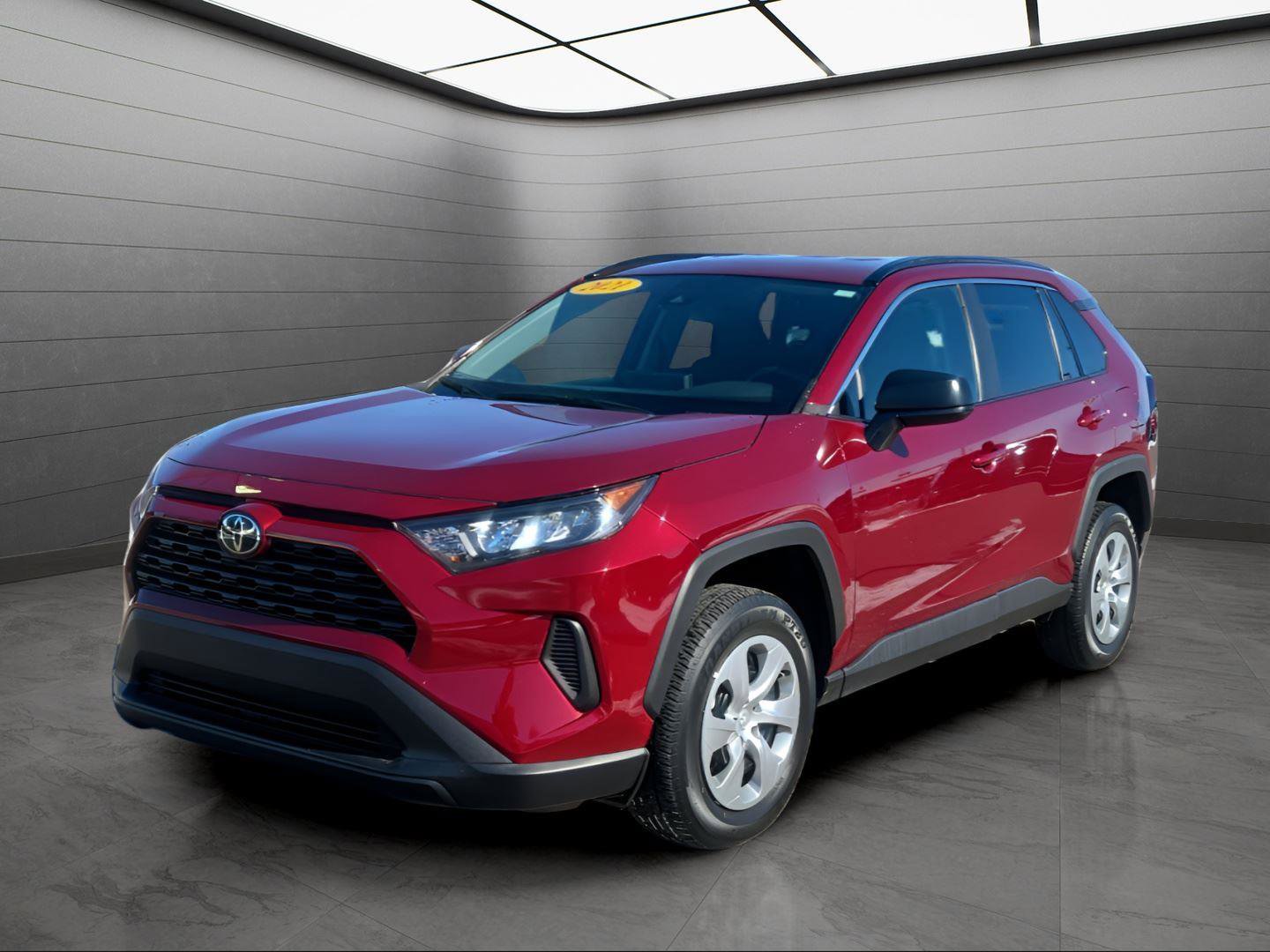 Used 2021 Toyota RAV4 LE image 1