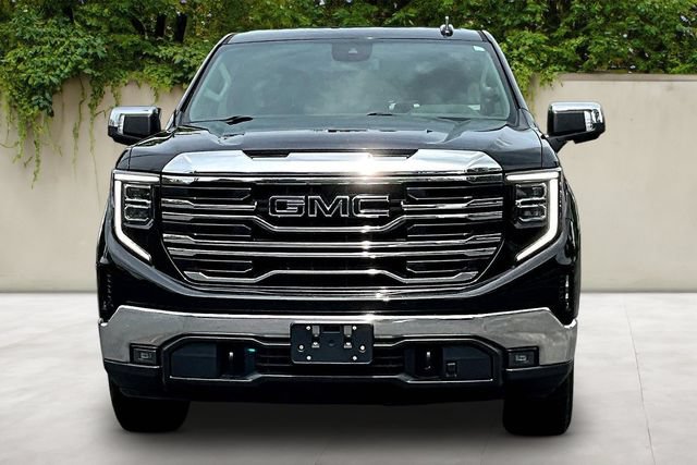 Used 2022 GMC Sierra 1500 SLT w/ SLT Convenience Package AWD/4WD image 2