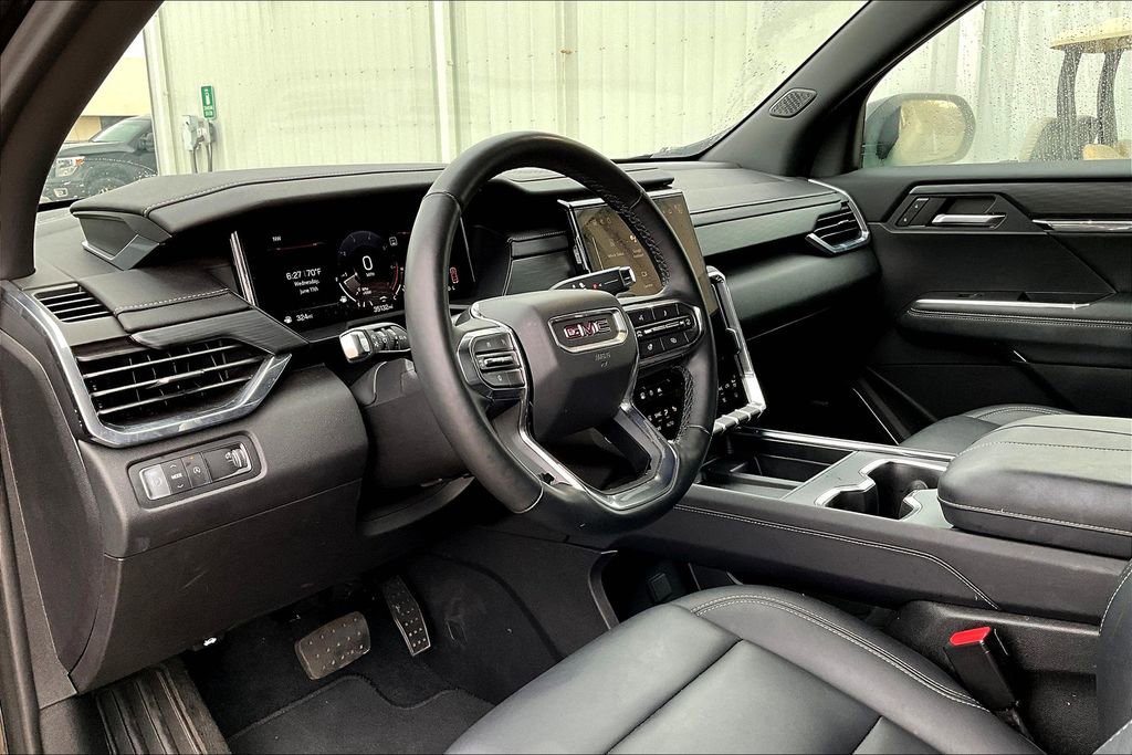 Used 2024 GMC Acadia Elevation image 16