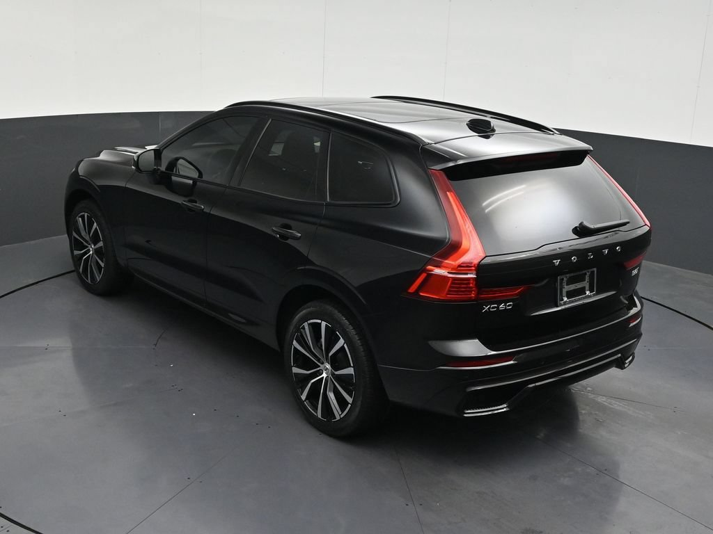 Certified 2024 Volvo XC60 B5 Plus AWD/4WD image 17