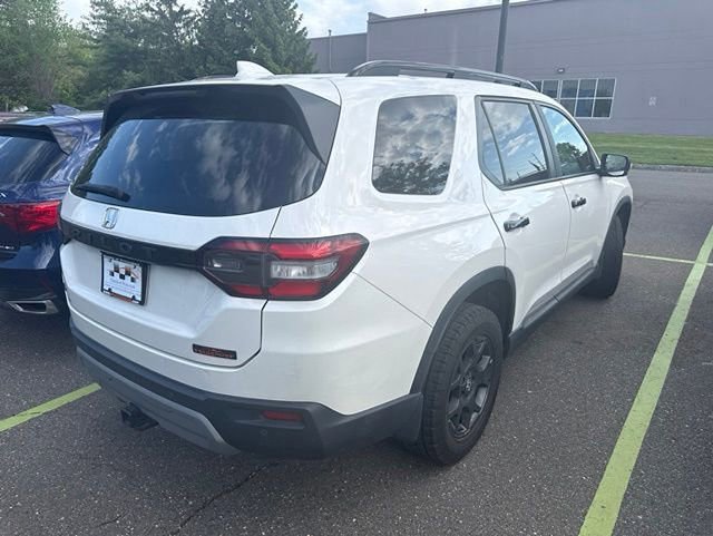 Used 2023 Honda Pilot TrailSport image 4