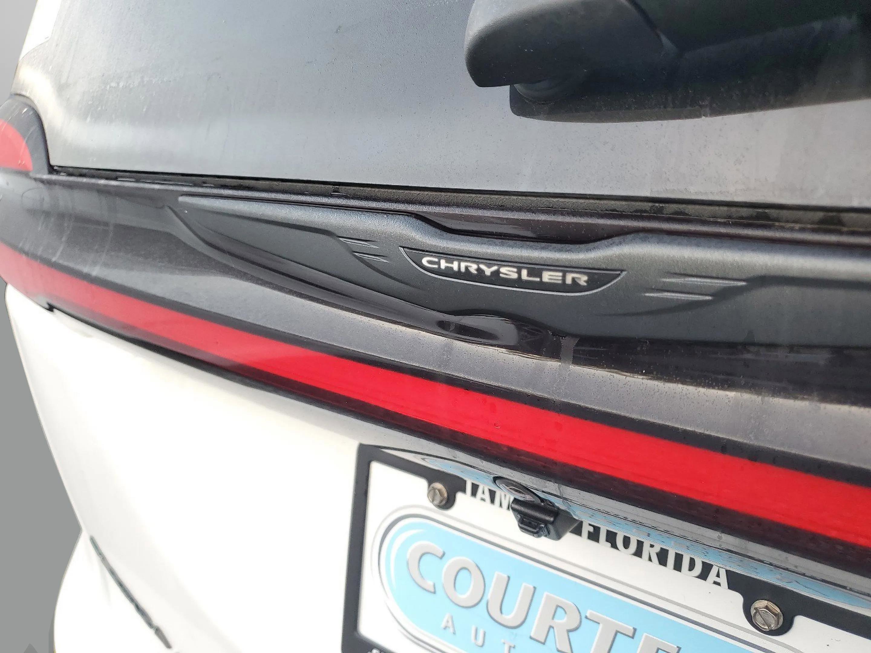 New 2026 Chrysler Pacifica Limited w/ S Appearance Package FWD image 27