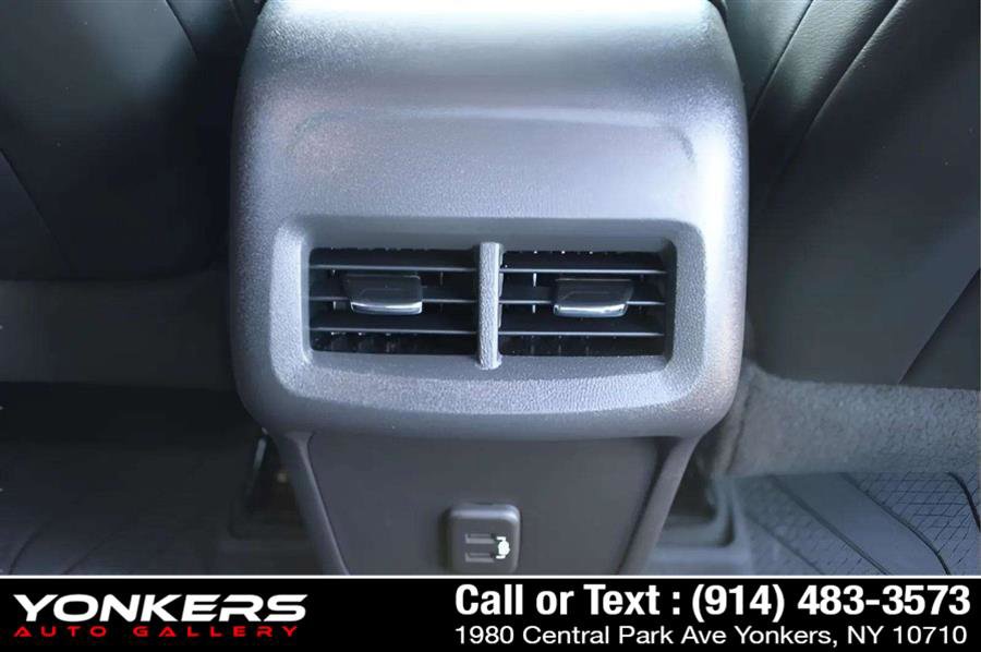 Used 2022 Chevrolet Equinox RS w/ Infotainment Package image 19