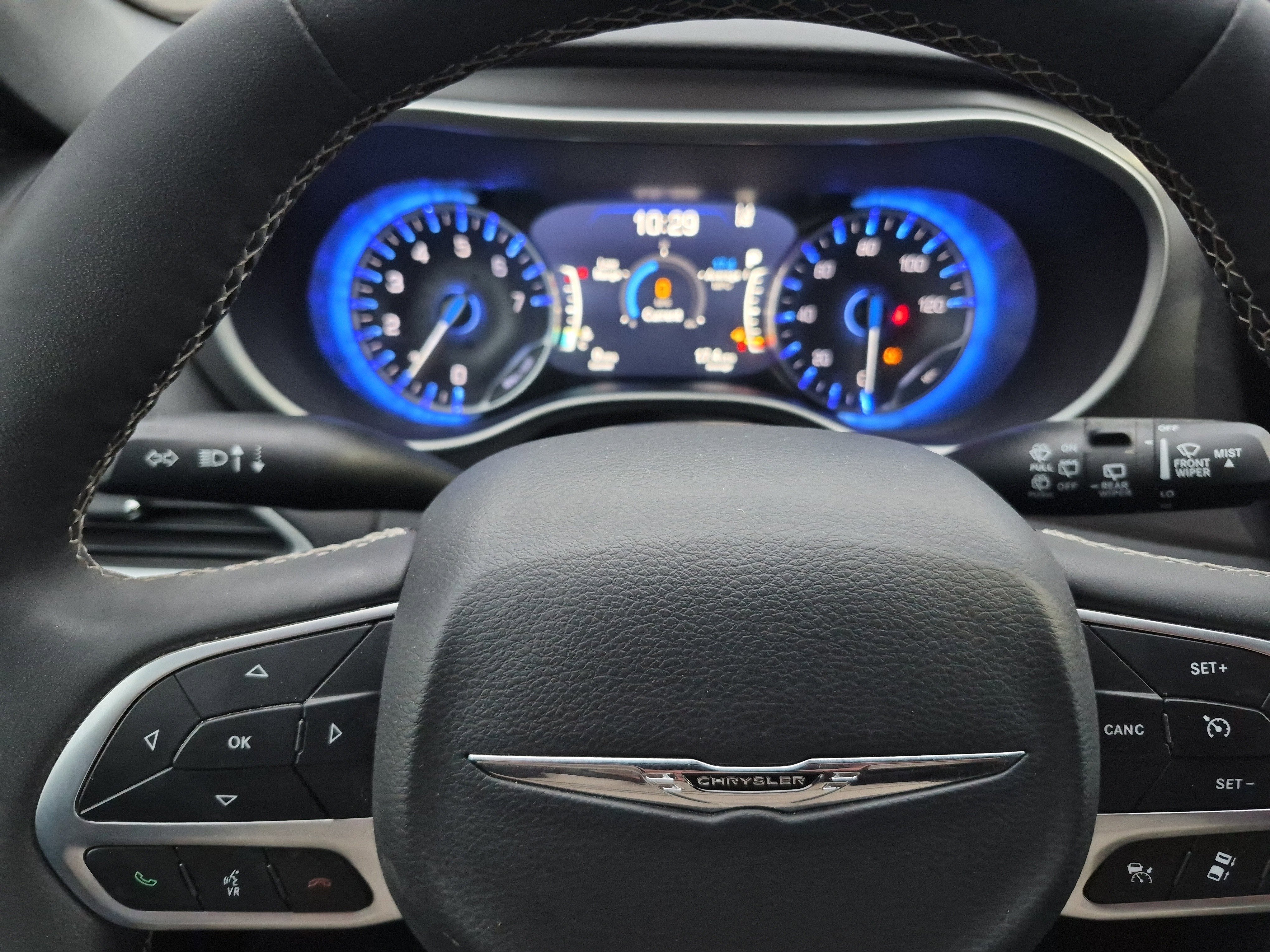 Used 2025 Chrysler Pacifica Select image 24