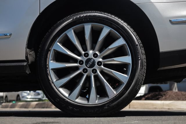 Used 2018 Lincoln Navigator L Select w/ Technology Package AWD/4WD image 17