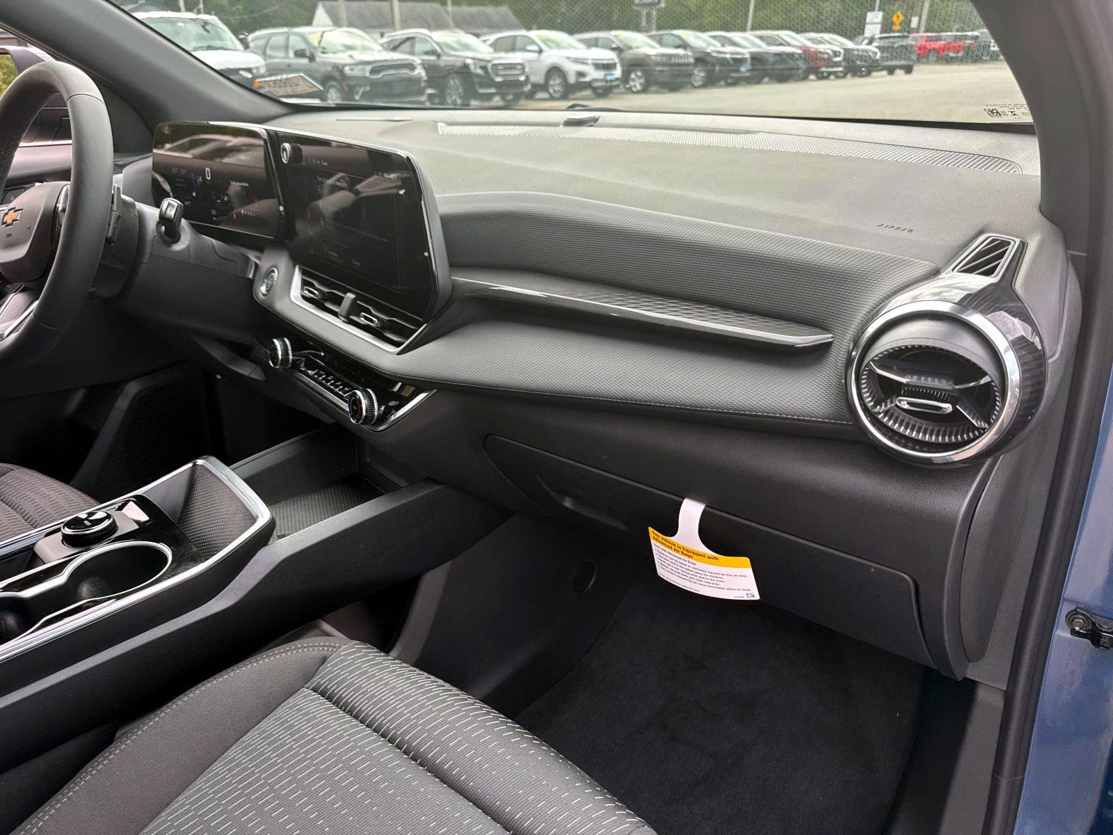 New 2026 Chevrolet Equinox LT image 7