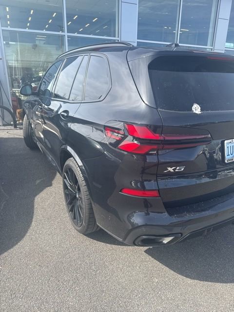 Used 2024 BMW X5 xDrive40i w/ M Sport Package AWD/4WD image 4