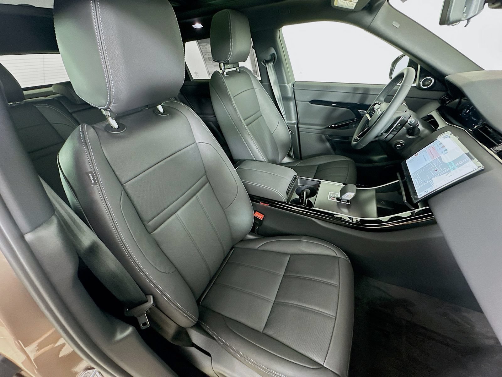 New 2026 Land Rover Range Rover Evoque Hoxton AWD/4WD image 45
