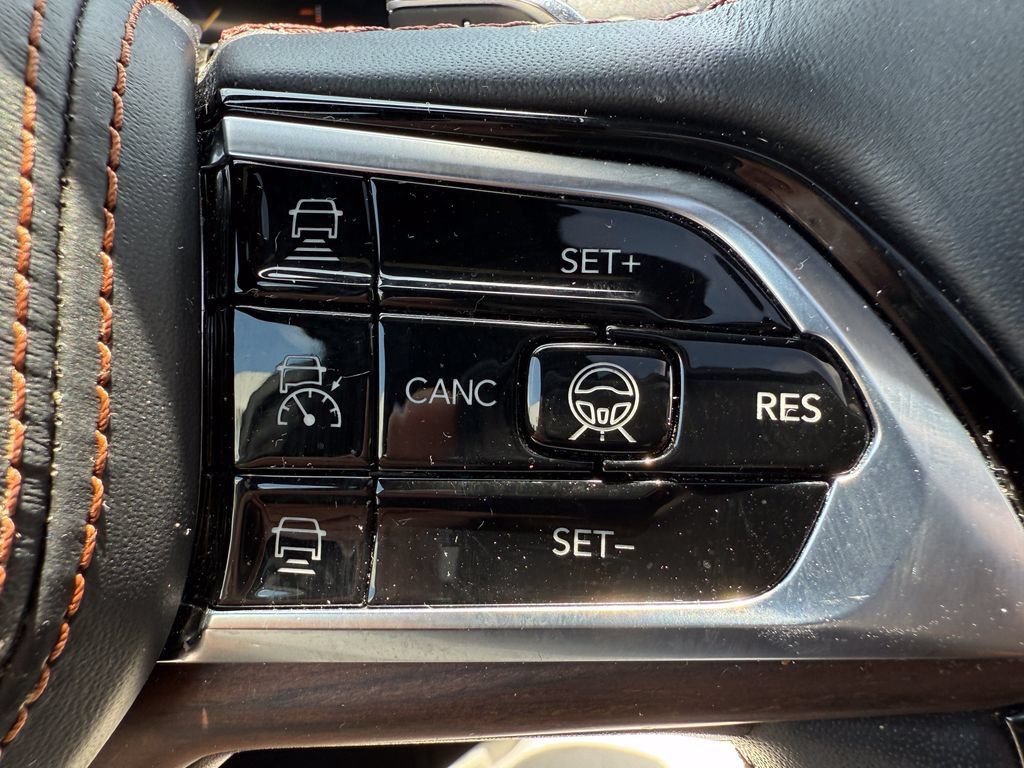Used 2024 Jeep Grand Cherokee L Summit w/ Luxury Tech Group V AWD/4WD image 44