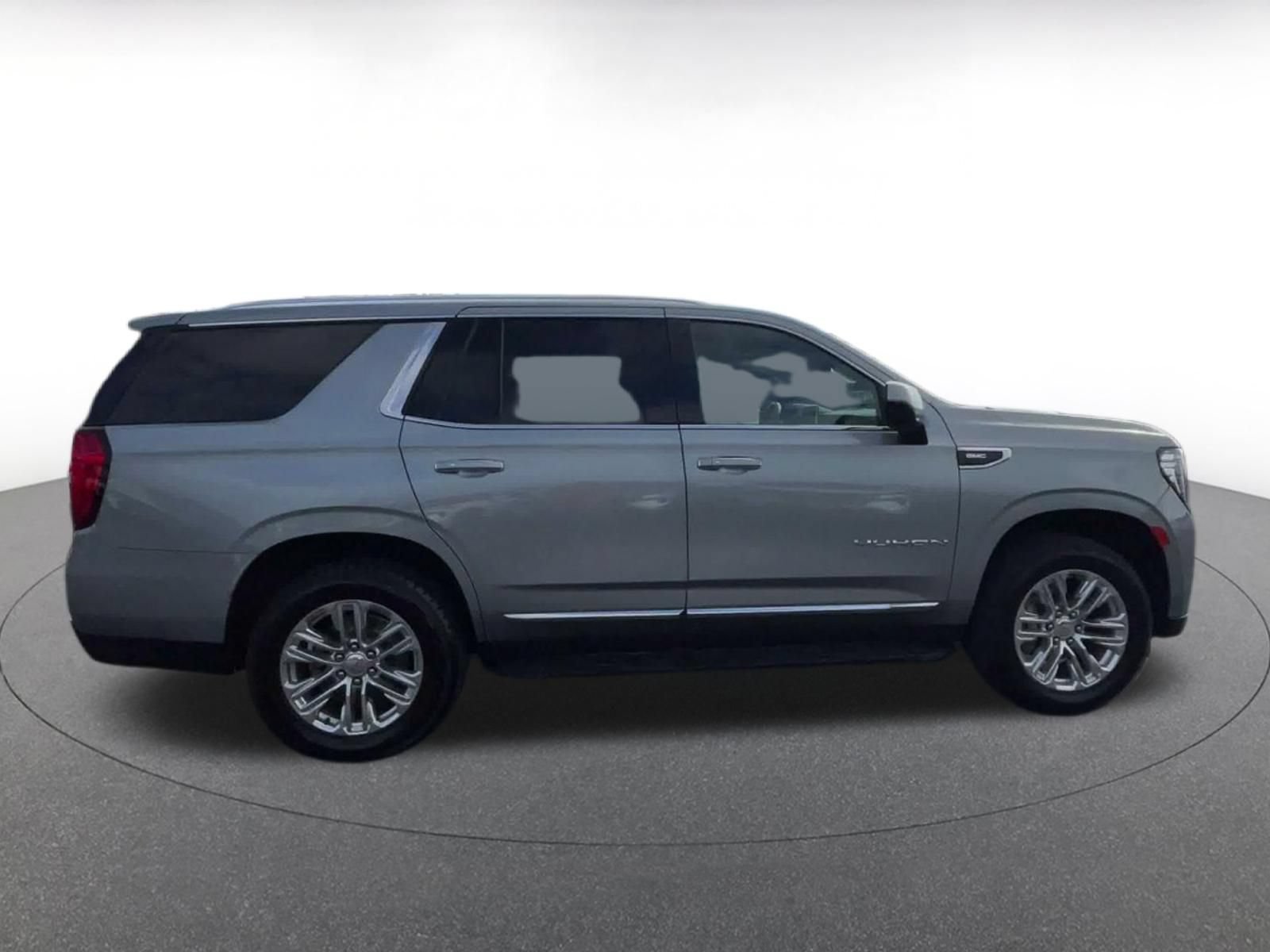 Used 2024 GMC Yukon SLT RWD image 15