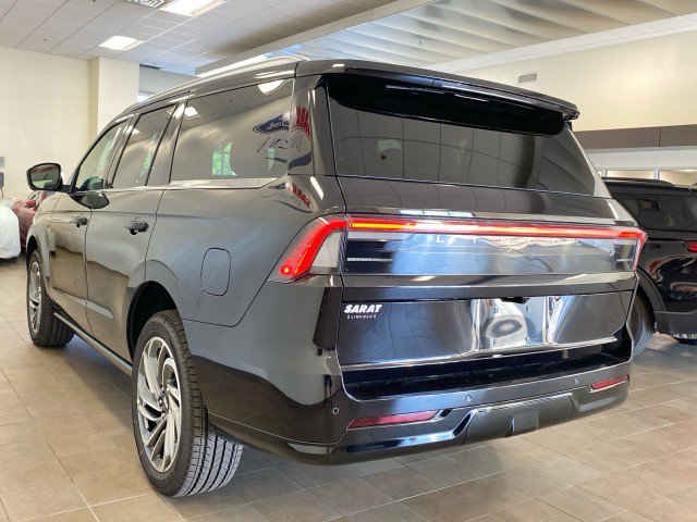 New 2027 Lincoln Navigator Reserve AWD/4WD image 5