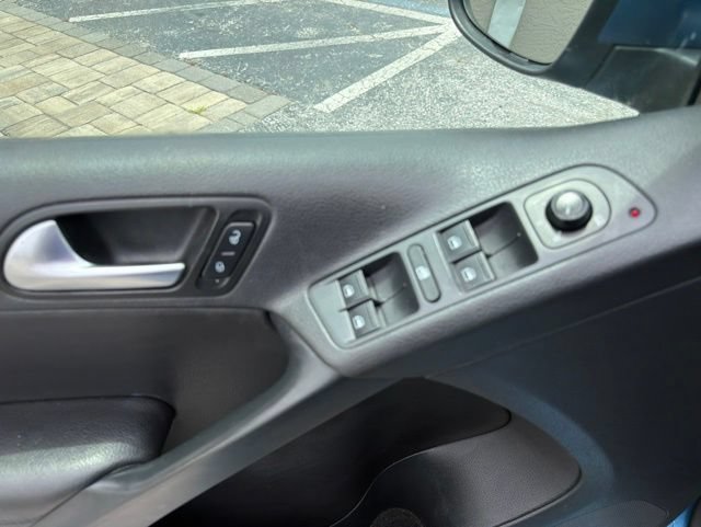 Used 2017 Volkswagen Tiguan S FWD image 14