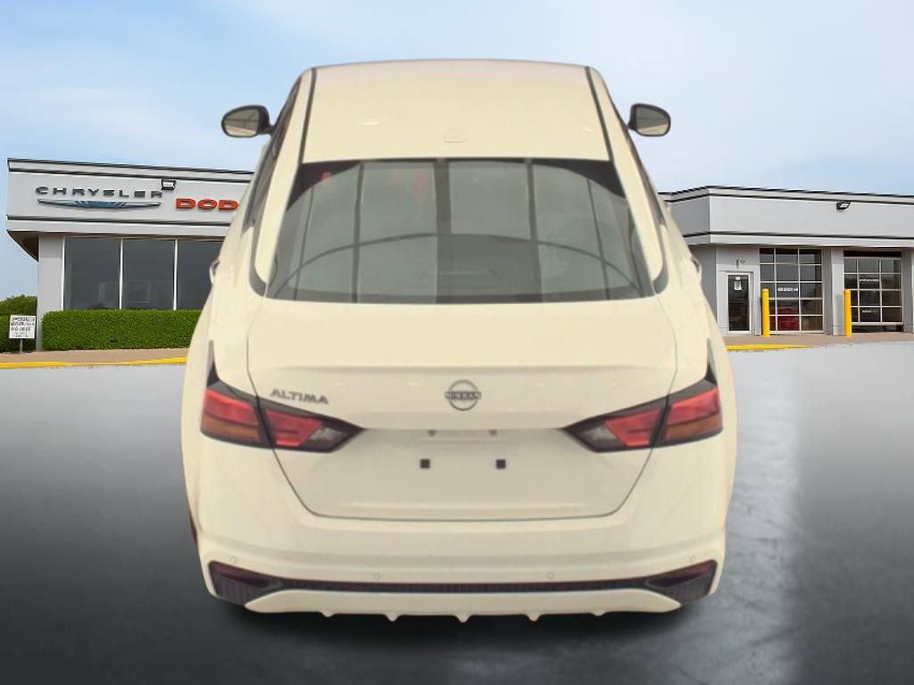 Used 2025 Nissan Altima 2.5 SV image 6