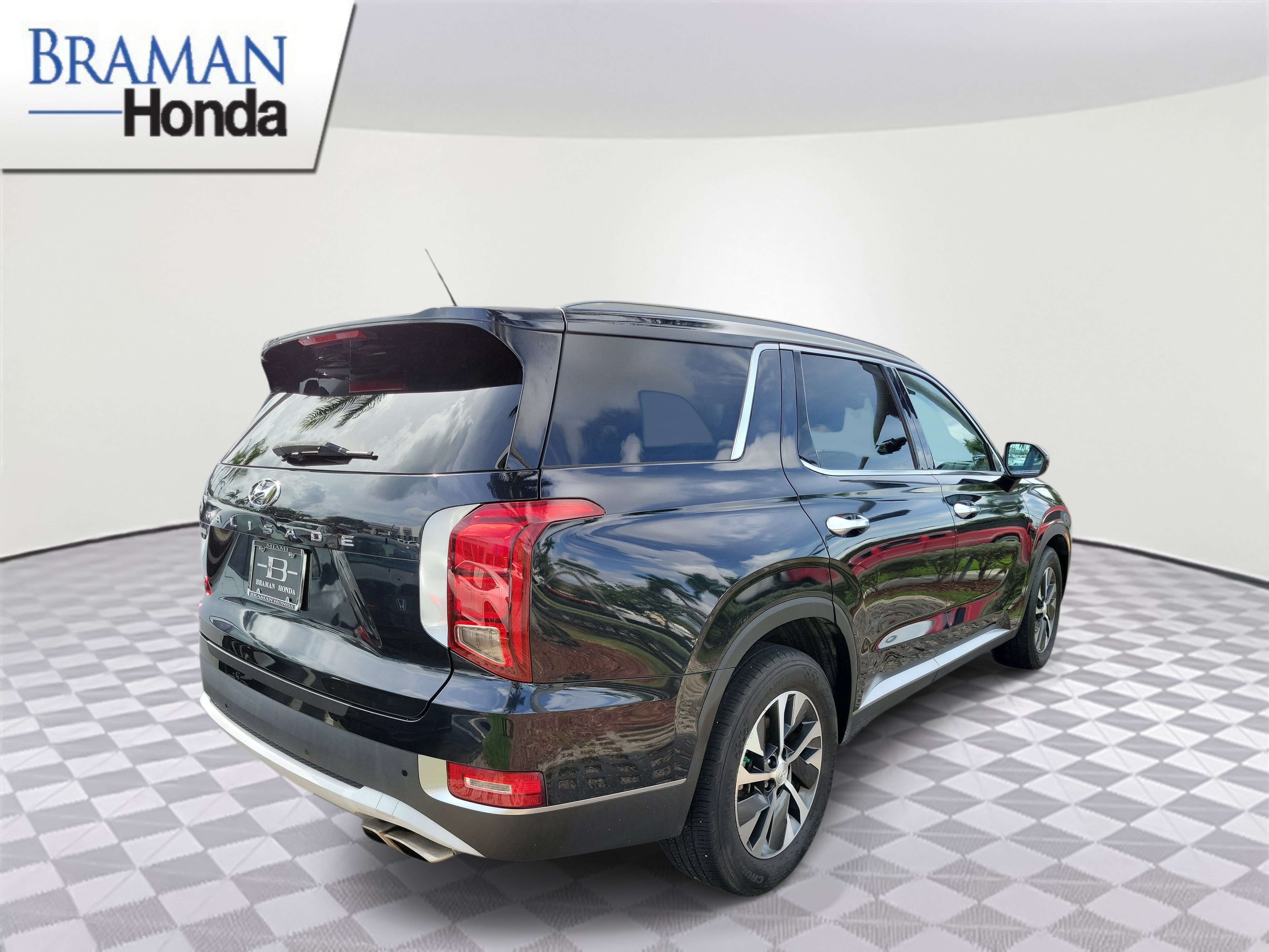 Used 2020 Hyundai Palisade SEL FWD image 3