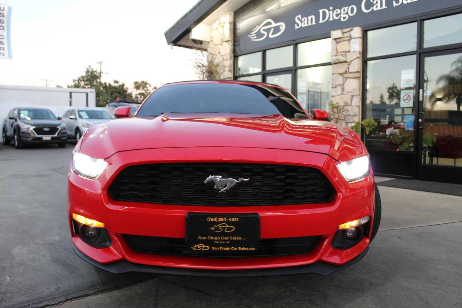 Used 2015 Ford Mustang Premium RWD image 8