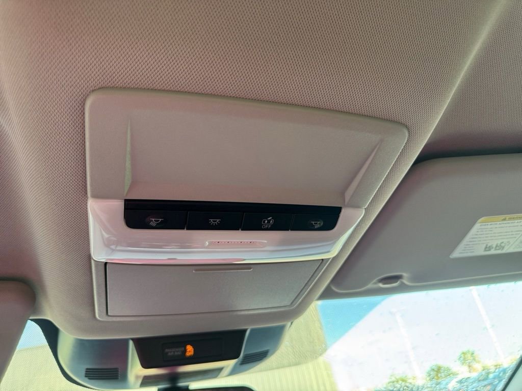 Used 2025 Nissan Rogue S image 24