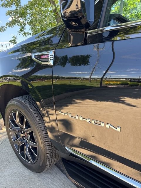 Used 2025 GMC Yukon Elevation AWD/4WD image 5
