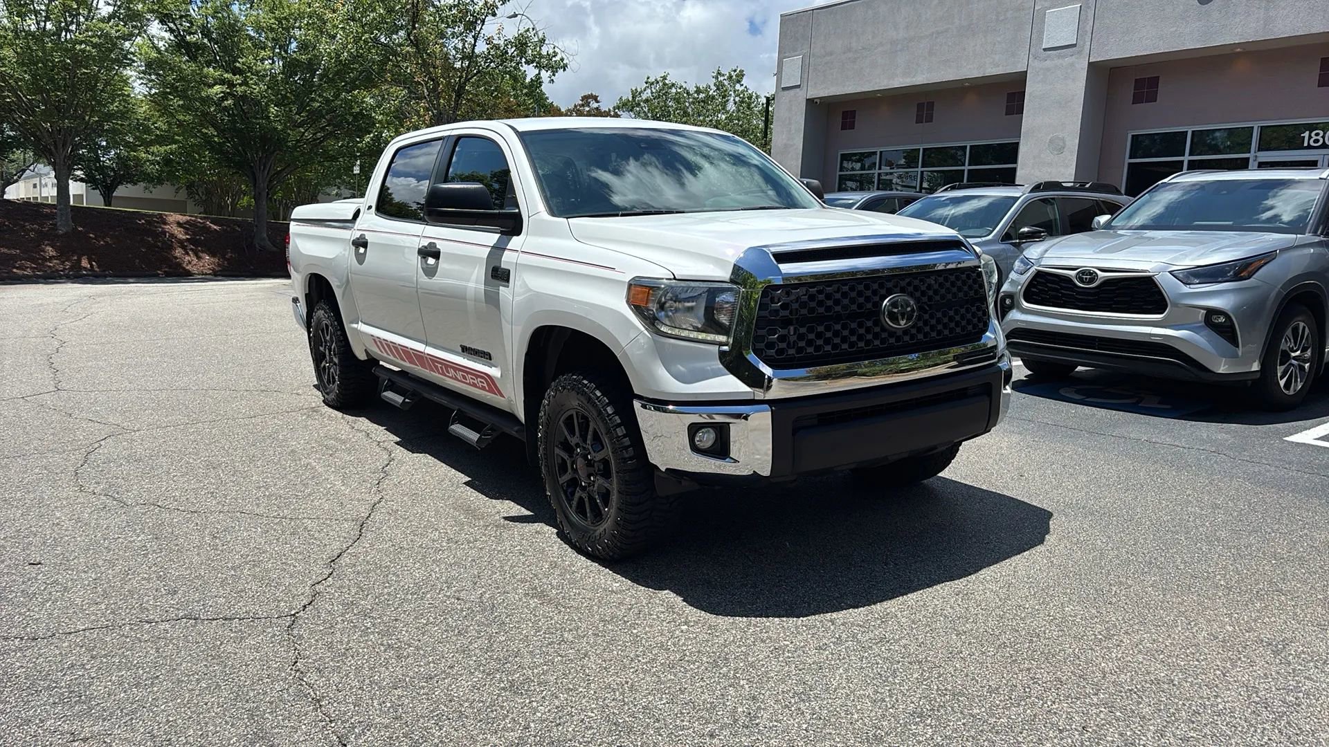 Used 2020 Toyota Tundra SR5 w/ SR5 Upgrade Package image 3