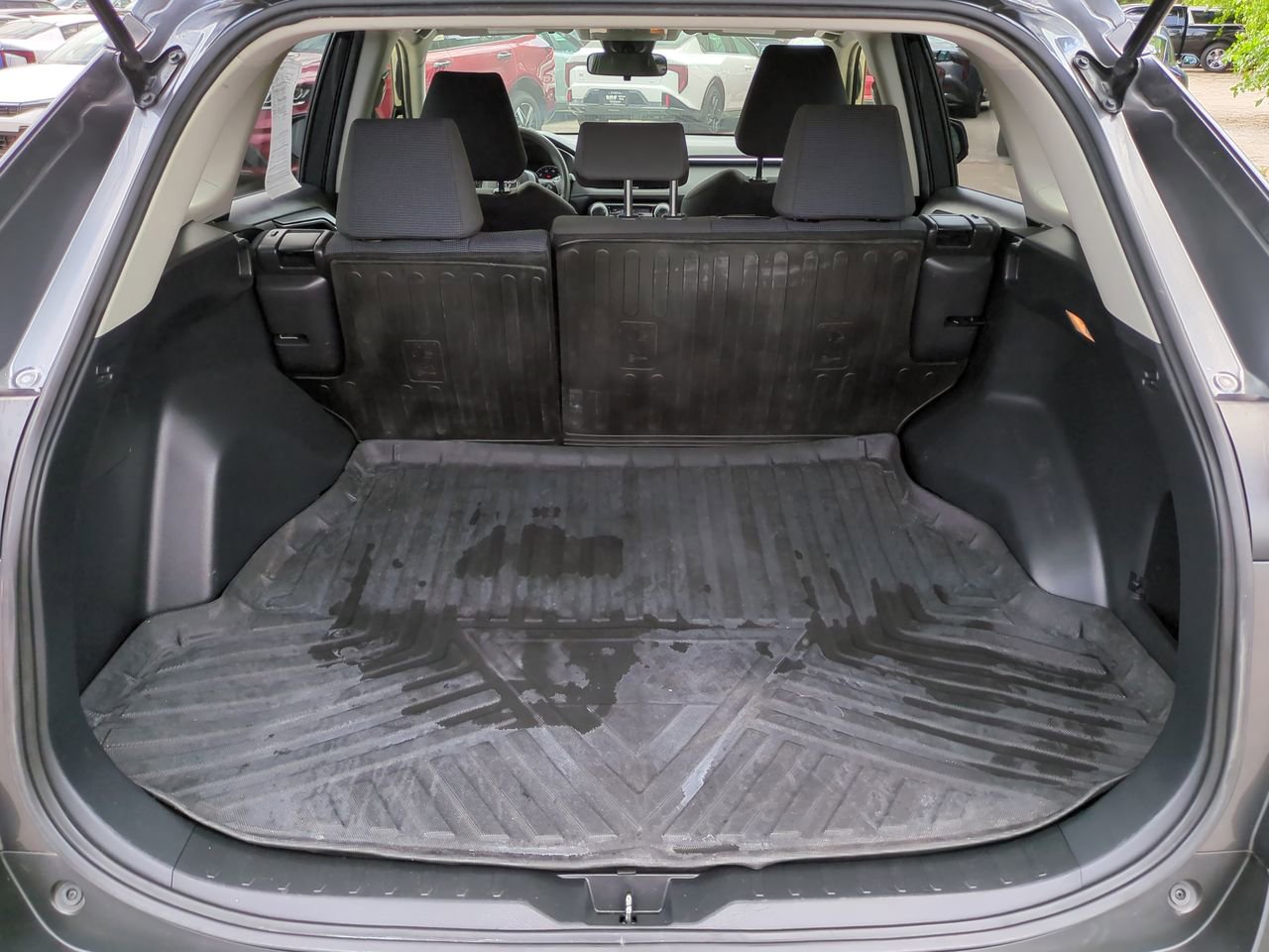 Used 2020 Toyota RAV4 LE FWD image 13