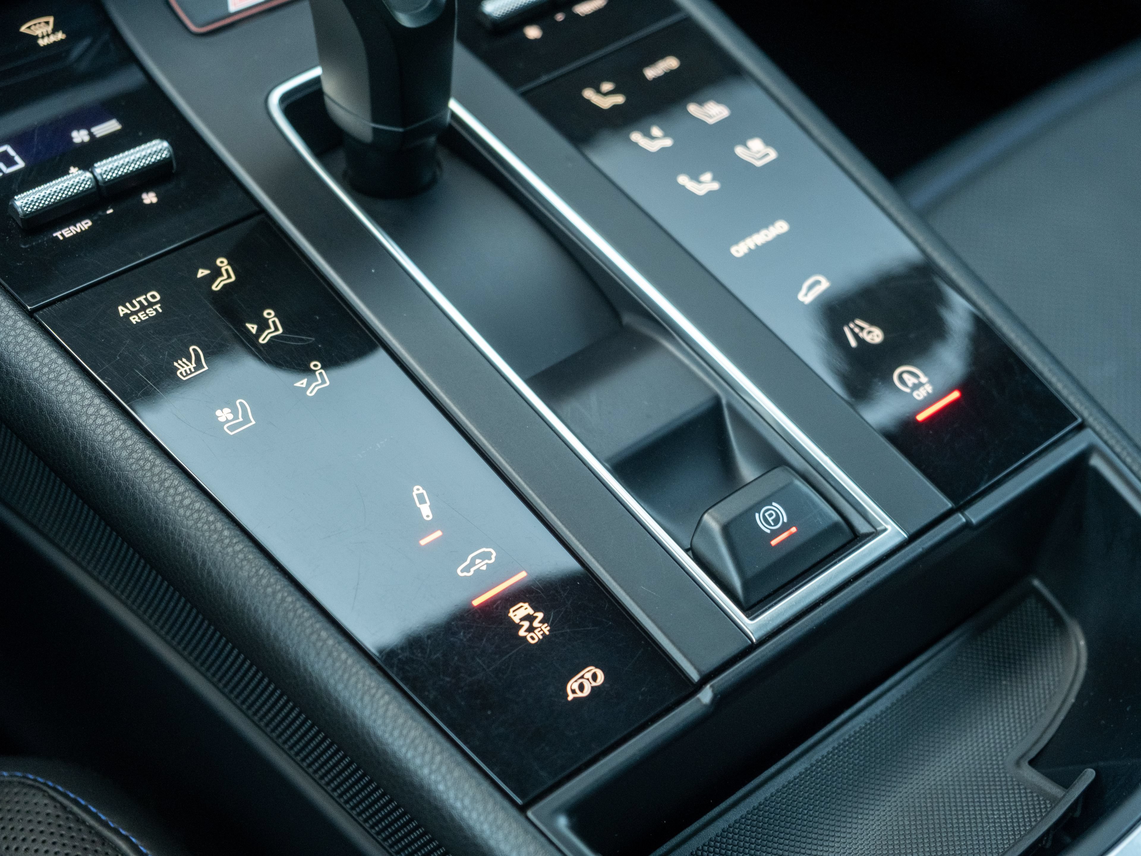 Certified 2023 Porsche Macan GTS AWD/4WD image 38