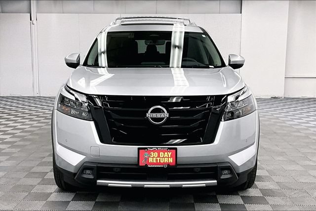 New 2025 Nissan Pathfinder Platinum w/ Lighting Package (N93) AWD/4WD image 15