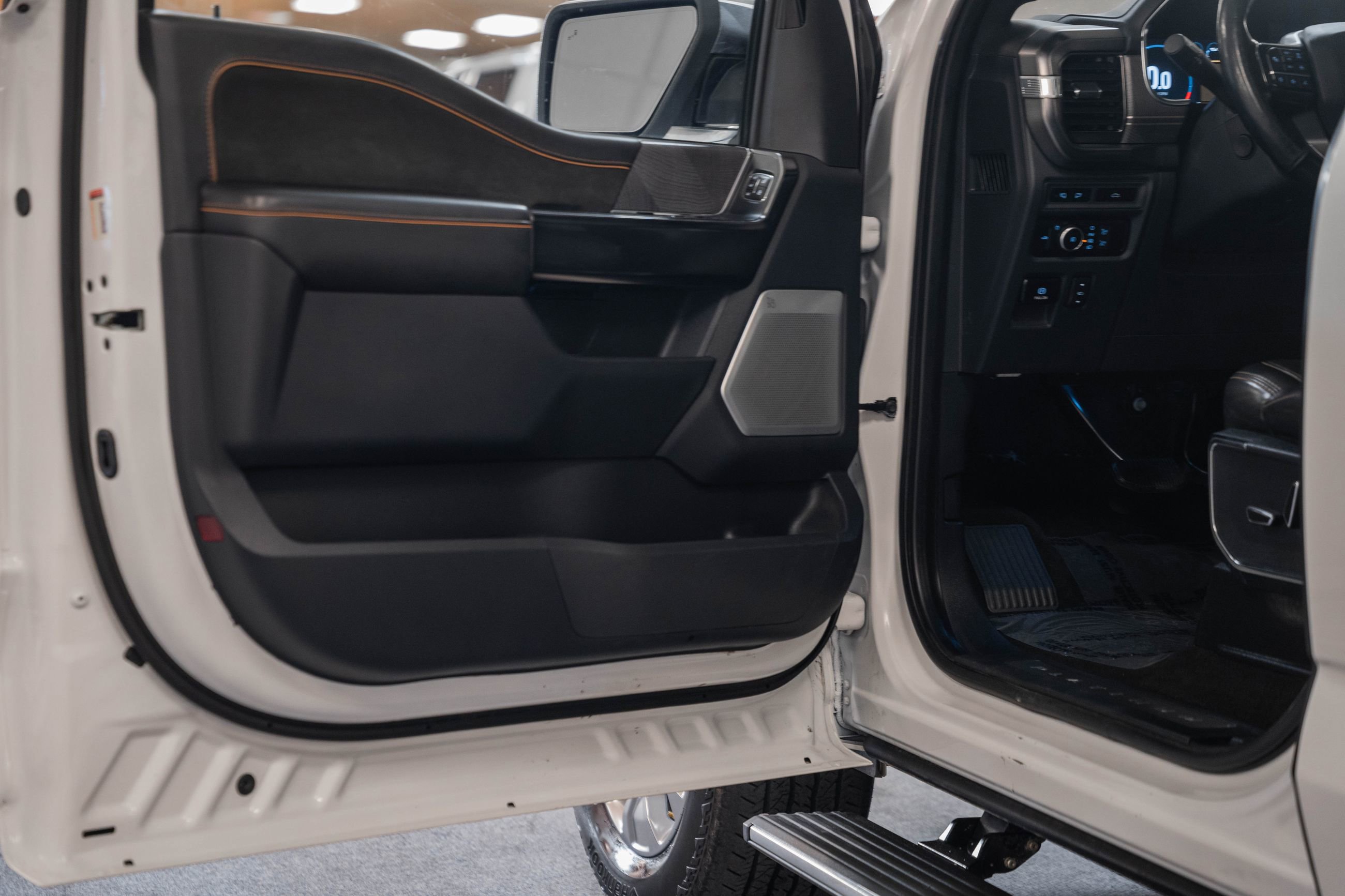 Used 2023 Ford F150 Platinum w/ FX4 Off-Road Package image 49